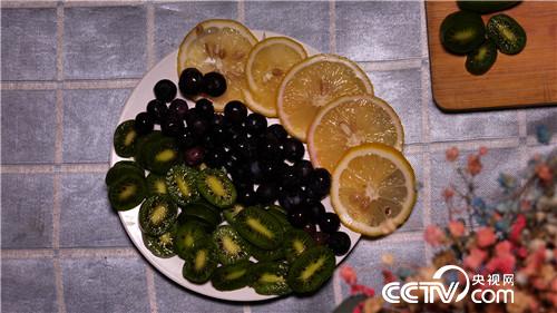 [致富经]跟往事干杯 单身辣妈年赚百万 20181106